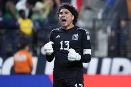 Guillermo Ochoa podría continuar en la Primeira Liga con el Portimonense tras su paso por el AVS.