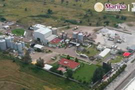 La Fiscalía realizó el cateo de un inmueble utilizado por una empresa dedicada a la fabricación y comercialización de combustibles alternos.
