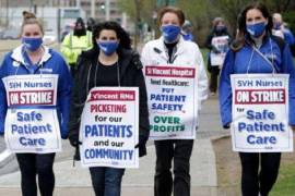 Decenas de miles de enfermeras, empleados de fábricas y otros trabajadores se declaran en huelga en todo Estados Unidos