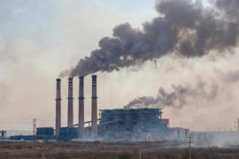 Las carboeléctricas José López Portillo y Carbón II, en Nava, operan con reportes de humo negro y molestias entre habitantes de la región.