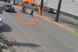 Un adulto mayor fue atropellado cuando intentaba cruzar la calzada Saltillo 400.