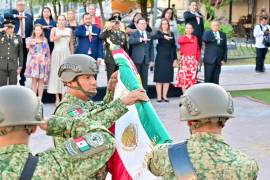 Elementos del Ejército Mexicano participaron en el acto cívico realizado en la Plaza del General Alonso de León.