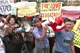 Fuentes policiales incluso denunciaron que los manifestantes han disparado contra el aeropuerto.