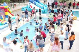 La alberca será un punto de encuentro para las familias de la comunidad.