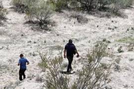 El padre de Pablo durante la noche utiliza luces de bengala, cámaras térmicas y vehículos todo terreno en sus recorridos para tratar de localizar a su hijo.