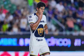 Aunque no se reporta que la lesión de Juan José Macías fuera grave, la afición puma teme que en cualquier momento ocurra esa situación que varias veces ha marginado al delantero de las canchas.