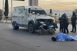 El cruce del bulevar Nazario Ortiz Garza e Isidro López Zertuche fue cerrado tras el accidente fatal.