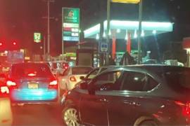 Aseguran que sobreventa de gasolina en Nuevo León causa desabasto de combustible en el estado