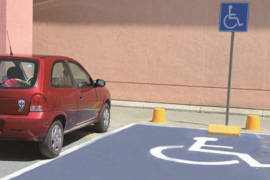 Proponen en Saltillo que embarazadas puedan utilizar cajones de estacionamiento para discapacitados