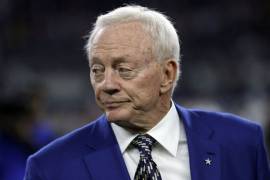 Jerry Jones cortado de la radio luego de maldecir dos veces al aire