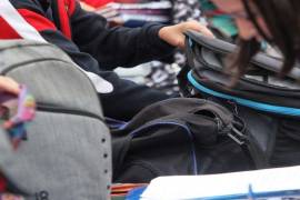 Autoridades educativas confirmaron el hallazgo de un arma blanca en la mochila de un estudiante durante una revisión preventiva en un colegio privado de Coahuila.