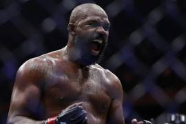 Jon Jones cede su lugar como campeón peso completo y da paso a una nueva era encabezada por Tom Aspinall.
