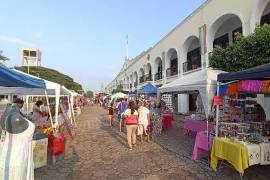 Padres y madres de familia encontrarán mochilas, loncheras, etiquetas y otros artículos necesarios para el próximo ciclo escolar en la Feria del Emprendedor 2026.