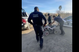 Ciudadanos cuestionaron que la Policía Municipal priorizara sancionar a una menor en lugar de atender problemáticas de seguridad en la colonia.