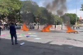 Protesta en Palacio de Gobierno por Normalistas de Amilcingo