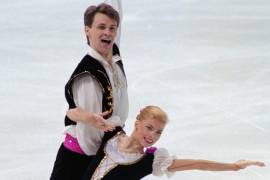 Evgenia Shishkova, de 52 años, y Vadim Naumov, de 55, fueron campeones mundiales de patinaje artístico por parejas en 1994.