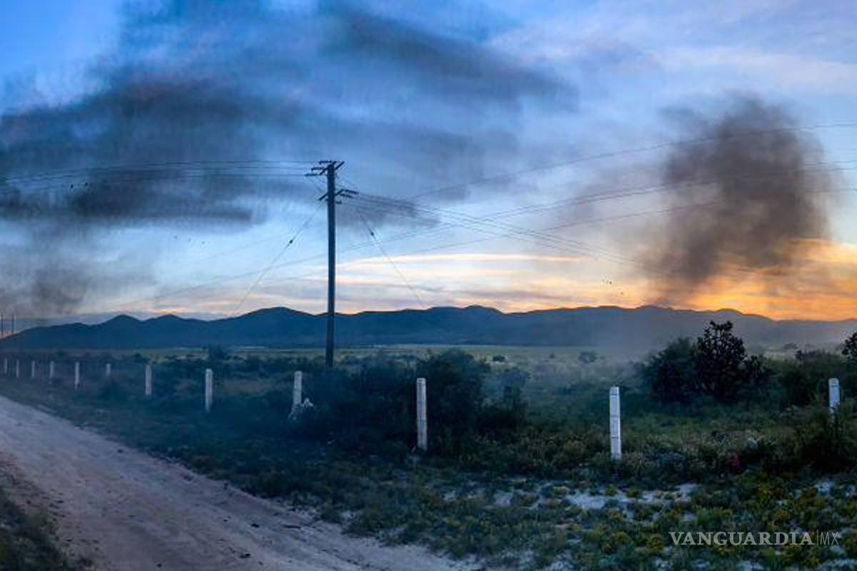 Dos incendios de vehículos bloquean la Carretera 57