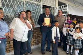 Piña Amaya dio el arranque del Ciclo Escolar en la escuela primaria Victoriano Cepeda.