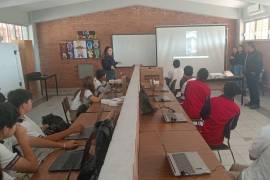 Debido a la falta de transporte público, algunos alumnos llegan minutos tarde y se les niega el acceso, lo que afecta su asistencia y aprovechamiento escolar.