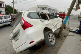 Ebrio conductor provoca doble accidente vehicular, en Saltillo