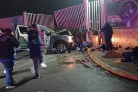 Presuntamente la camioneta causante de la tragedia, primero habrá chocado contra un taxi y luego embistió a integrantes de la porra de los Rayados de Monterrey.