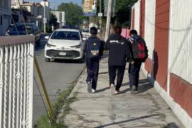 Padres de familia acudieron a la secundaria tras conocer la situación, optando por retirar a sus hijos como medida de precaución.