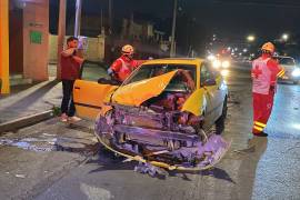 El conductor del Seat Ibiza presuntamente huyó del lugar tras el accidente y dejó a su acompañante dentro del vehículo.