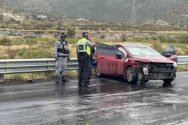 Una mujer que viajaba como acompañante resultó lesionada y fue trasladada a un hospital.