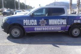 Policías municipales de Cuatro Ciénegas, Coahuila, localizaron nueve paquetes con una sustancia similar al ‘cristal’ dentro de una cubeta abandonada en la vía pública.