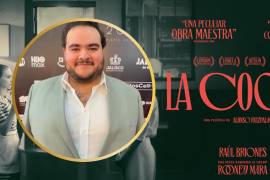 Eduardo Olmos durante su paso por la alfombra roja de los Premios Ariel, donde representó con orgullo a Coahuila.