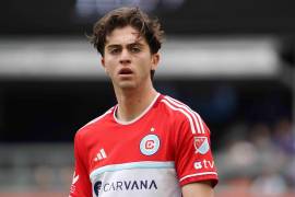 Brian Gutiérrez arribó este viernes a Guadalajara para realizar exámenes médicos y cerrar su fichaje con Chivas rumbo al Clausura 2026.