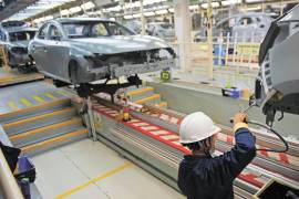 A pesar de que la marca japonesa Toyota trasladará parte de su producción a Estados Unidos, se espera que no impacte inmediatamente al sector automotriz mexicano.