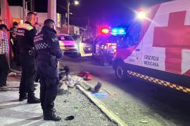 Elementos de Tránsito Municipal resguardaron la zona en la colonia Loma Linda para evitar otro percance.