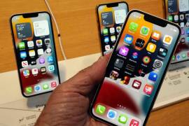 Apple vendió hasta 21.5 millones de teléfonos iPhone 13 en China en el cuarto trimestre, lo que supone un aumento interanual del 40 % y también un récord para la propia compañía desde 2009. AP/Richard Drew