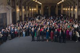La presidenta de México, Claudia Sheinbaum, tras su reunión con legisladores federales de las bancadas de Morena y sus aliados, PT y PVEM, les invitó a una concentración masiva en el Zócalo.