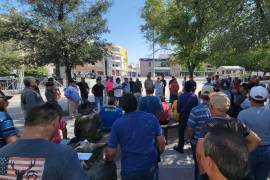 Familias vinculadas a la acerera continúan enfrentando dificultades económicas tras años de incertidumbre por la paralización de la empresa.