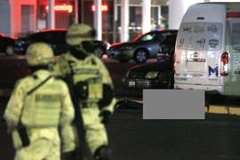 Los hechos se registraron fuera de una pizzería, en la plaza Pradera Dorada, donde los comunicadores realizaban una transmisión promocional