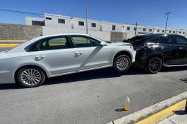 La conductora del Jetta no logró detenerse y se impactó por alcance contra la unidad que iba adelante.