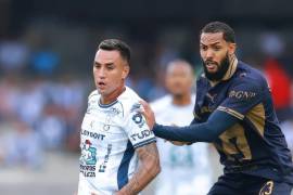 Tras reanudarse el sistema, el árbitro mantuvo su decisión de no marcar penal, mientras los Tuzos aprovecharon para imponerse 3-0 en Ciudad Universitaria.