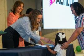 La ceremonia fue encabezada por la presidenta honoraria del DIF Saltillo, Luly López Naranjo.