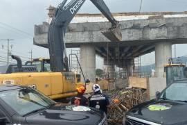 El accidente se registró cerca de las 10:00 horas de este viernes en el puente a desnivel en construcción en el municipio de García