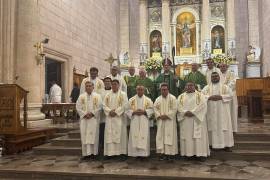 El obispo Hilario González García encabezó la bendición de la imagen de San José Sánchez del Río en la parroquia del Santísimo Cristo del Ojo de Agua.