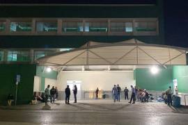 Una ambulancia trasladó al adolescente a la Clínica 2 del IMSS para recibir atención médica.