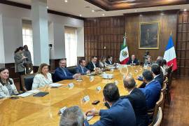 Manolo Jiménez, gobernador de Coahuila, se reunió ayer con Delphine Borione, embajadora de Francia en México, y una delegación de capitanes de empresa que operan en la entidad con capitales de origen galo.