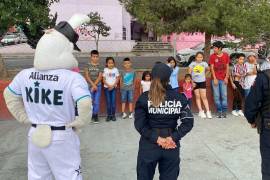 El programa “Infancia segura” arrancó en los condominios de la colonia La Herradura, con la participación de Kike Conejo y elementos de la Comisaría de Seguridad y Protección Ciudadana.