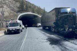 La falla en los frenos de un tráiler provocó un choque por alcance en el tramo Los Chorros, afectando la circulación por varias horas.