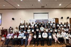 Autoridades universitarias encabezaron la entrega de reconocimientos a egresadas y egresados de la Unidad Norte que obtuvieron resultados satisfactorios en el EGEL-CENEVAL.