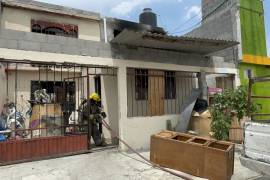 Bomberos realizaron una inspección con cámara térmica para descartar riesgos, luego de detectar altas temperaturas en la estructura afectada por el siniestro.