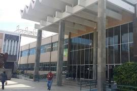 Personal médico realizó estudios radiográficos para localizar el objeto dentro del cuerpo de la menor y definir el procedimiento adecuado para su extracción.