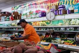 Se observa un cambio en el comportamiento de los consumidores mexicanos tras meses de presiones inflacionarias y un mercado laboral estadounidense más débil. FOTO: